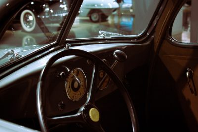 What is a car transmission system What is a car transmission system